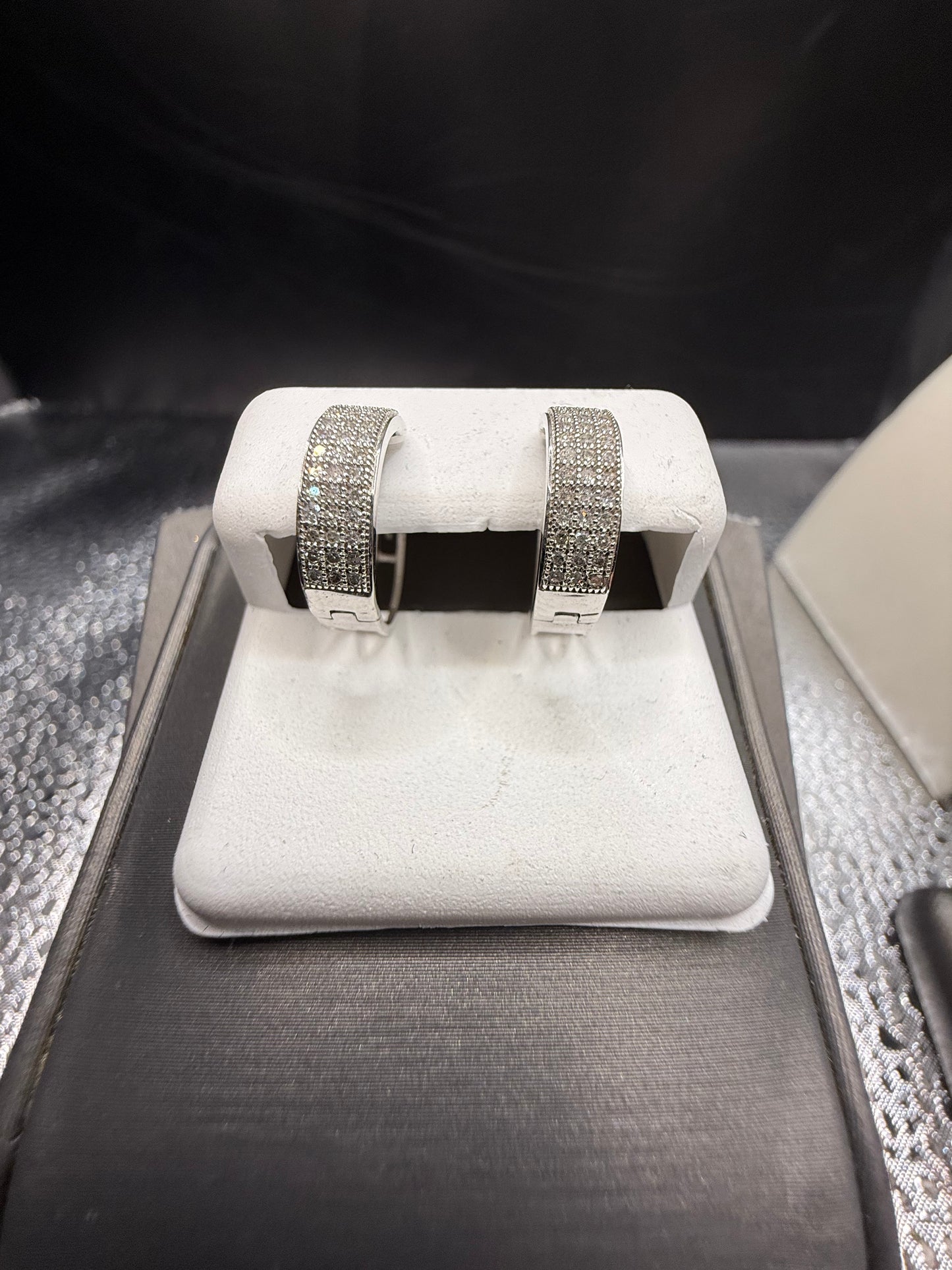 10k White Gold Diamond Earrings